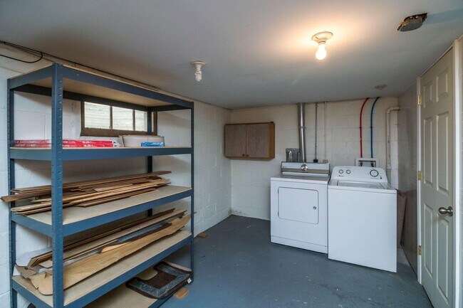 laundry-basement - 1314 Lincoln Way
