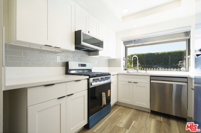 Building Photo - 13321 Meyer Rd