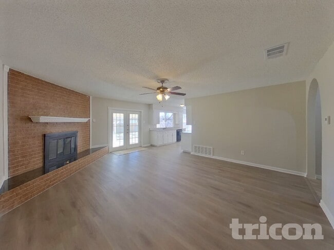 Building Photo - 1012 Wembley Rd