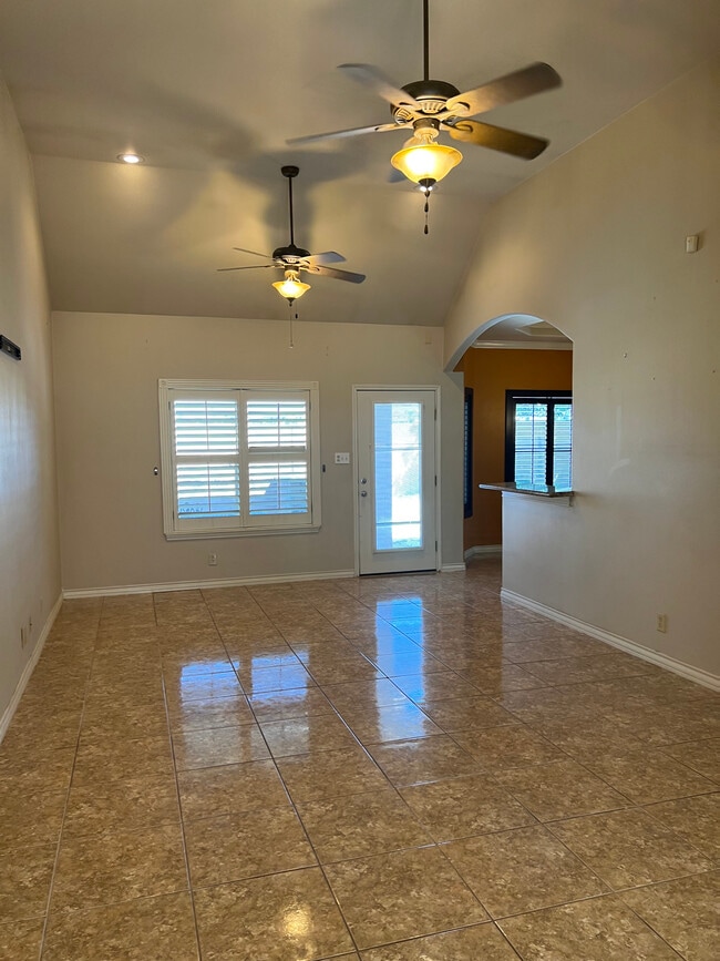 Building Photo - 3130 Dos Reales Loop