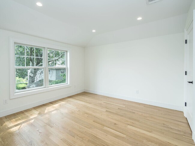 Building Photo - 48 Kirkwood Rd