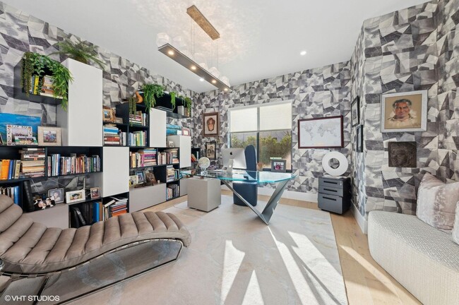 Building Photo - 8533 N Native Dancer Rd