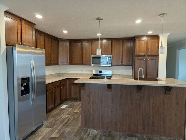 Building Photo - 30095 Pineview Cir