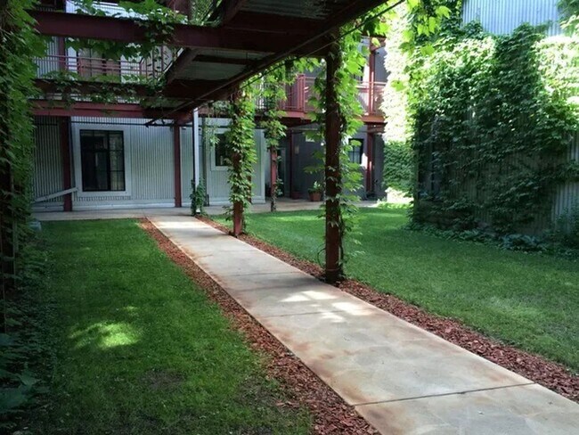 Building Photo - Modern Downtown Salt Lake City 1bd/1ba Con...