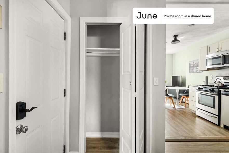 Building Photo - Room in Shared 3 bed/1 bath home