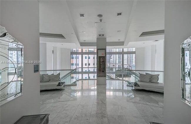 Building Photo - 350 S Miami Ave