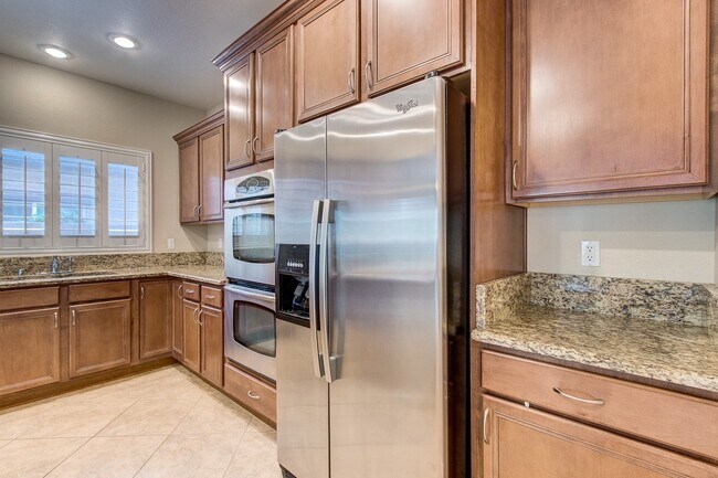 Building Photo - Summerlin Home with downstairs Bed/Bath & Large Patio with Courtyard!