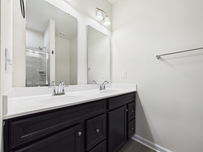 Building Photo - 2108 Trout Lily Ln