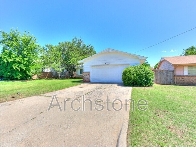 Building Photo - 8814 NE 13th St