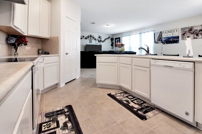 Building Photo - 668 Bailey Park Dr