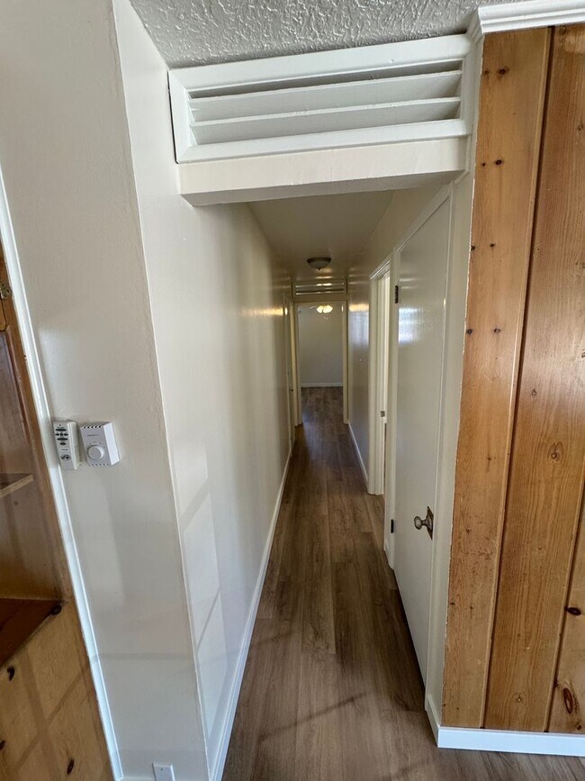 Building Photo - Charming Updated 2 Bedroom Home with Huge Backyard, A/C & Owner-Paid Landscaping