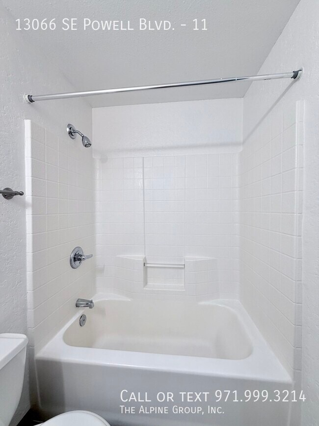 Building Photo - 13066 SE Powell Blvd