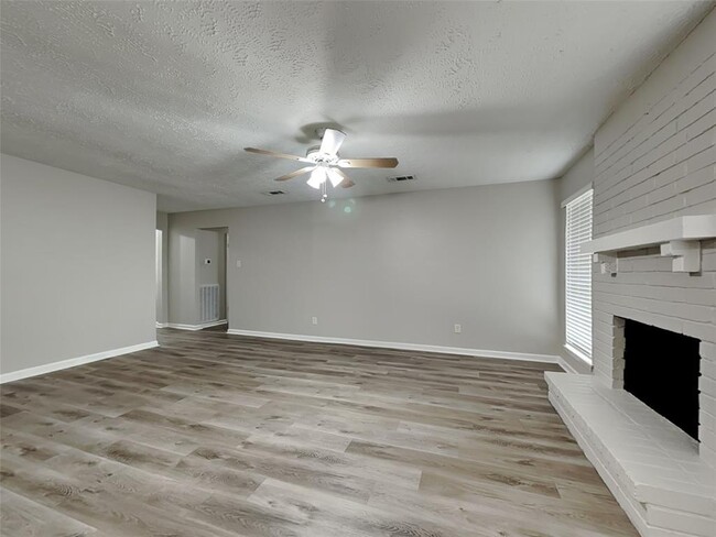 Building Photo - 7047 Rockergate Dr