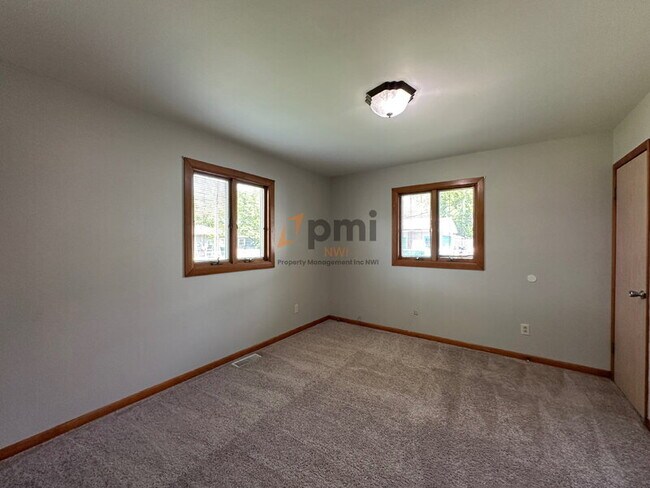 Building Photo - 6850 Van Buren Pl
