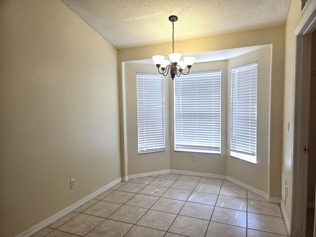 Building Photo - Move in Ready 3/2 in Sunset Village