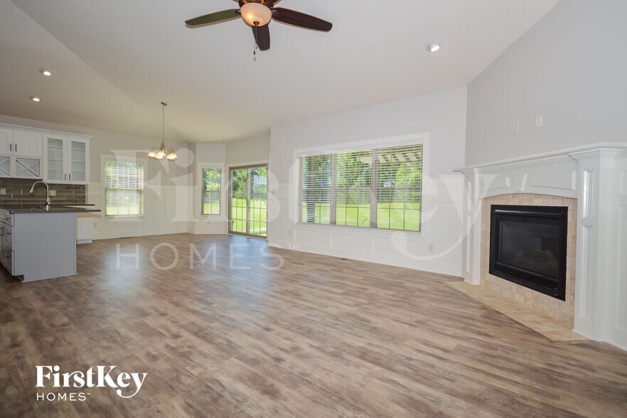 Building Photo - 4405 Nottinghill Dr