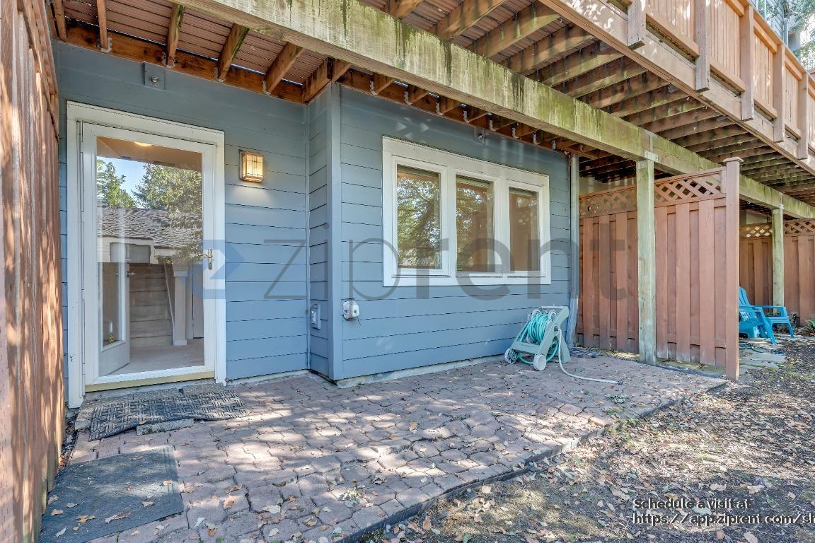 Building Photo - 7909 SW 31st Ave