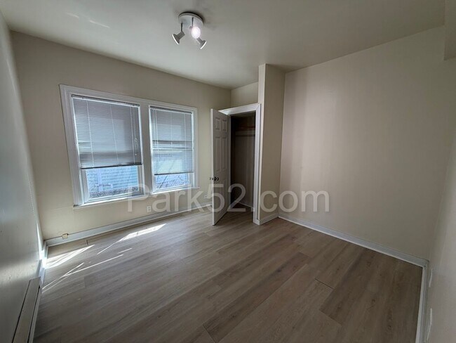 Building Photo - $500 Off 1st Full Month! Tacoma Area 3 Bedroom 1 Bathroom Duplex