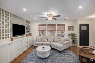 Building Photo - 826 Symmes Dr