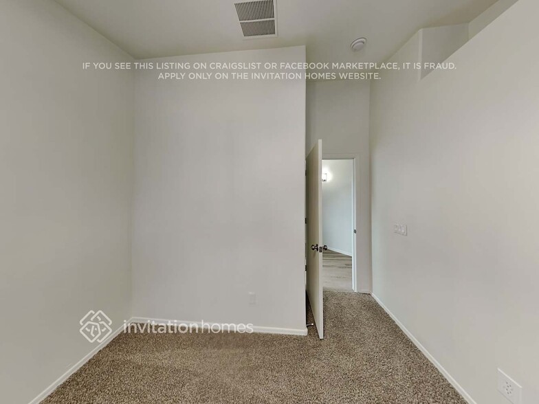 Building Photo - 41715 N Ranch Dr