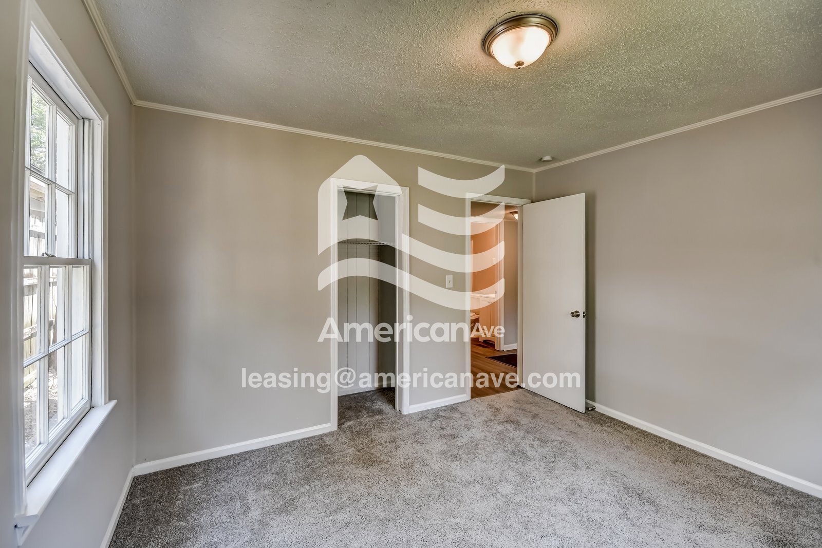 Building Photo - 1615 17th Ave E