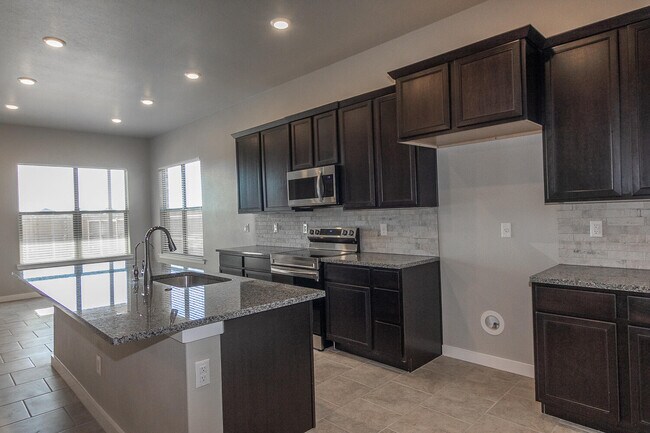 Building Photo - 2706 Viola Ave