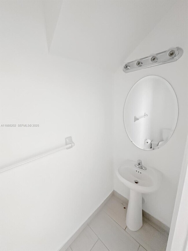 Building Photo - 11958 SW 151 Ave