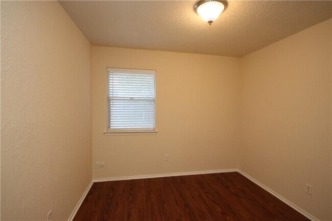 Building Photo - 7017 Crosswood Dr