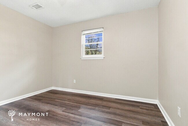 Building Photo - Inviting 4-Bedroom Home with 2-Car Garage