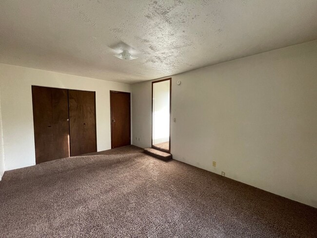 Building Photo - Cozy three bedroom home