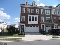 Building Photo - 42939 Running Creek Square