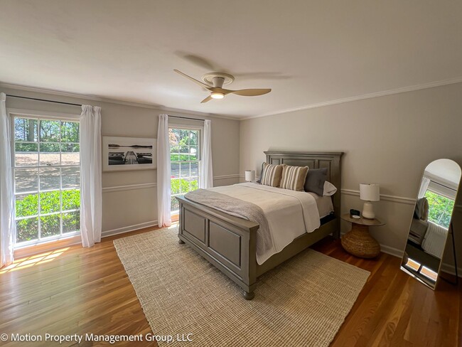 Building Photo - Stunning Fully Furnished Home