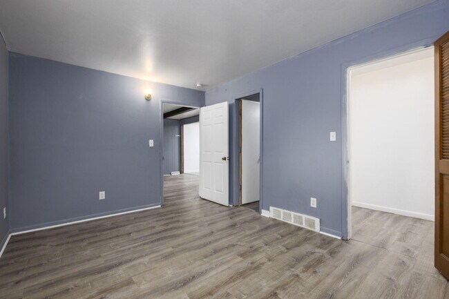 Building Photo - 19435 McCormick St