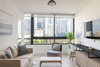 Building Photo - 225 N Miami Ave