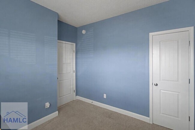 Building Photo - 413 Mcclelland Lp NE