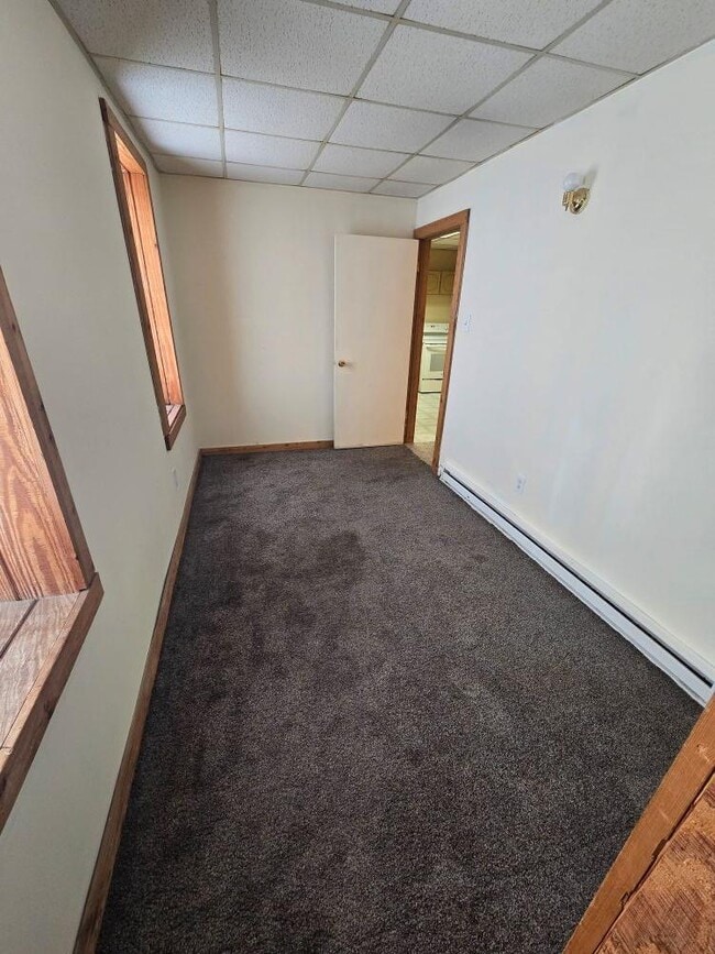 Building Photo - 518 Moen Ave