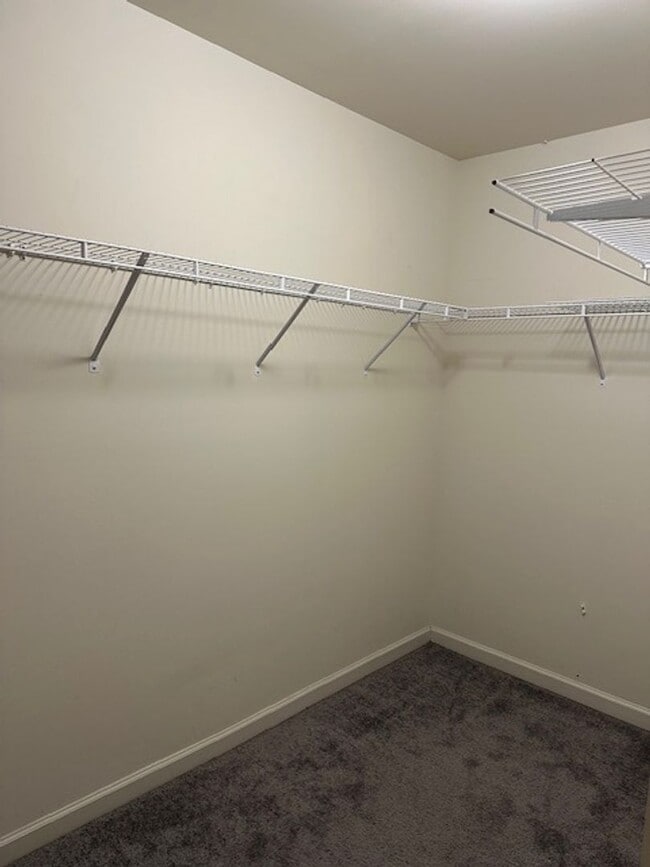 Building Photo - 1841 Vista Dr