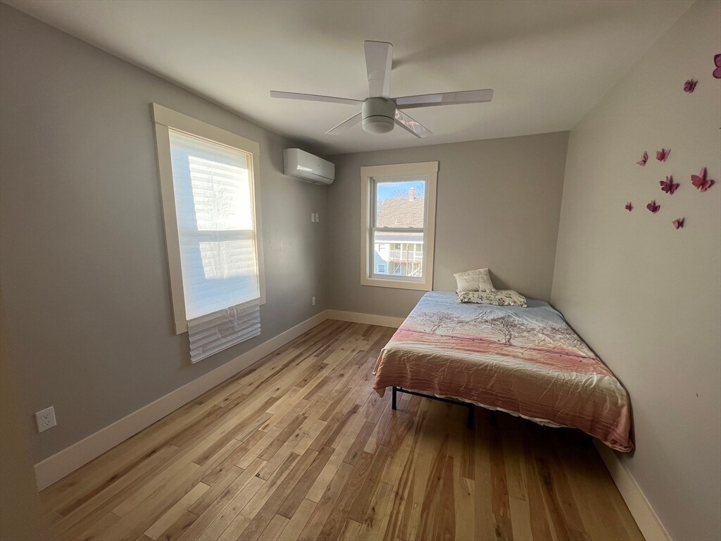 Building Photo - 39 Snow St