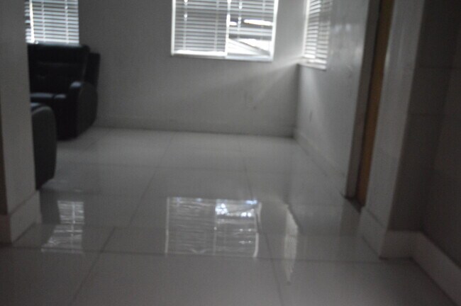 Building Photo - 896 SW 64th Terrace