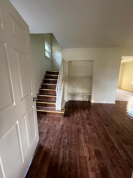 Building Photo - 1349 Yates Ave