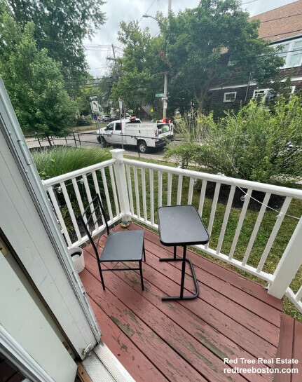 Building Photo - 34 Raymond St