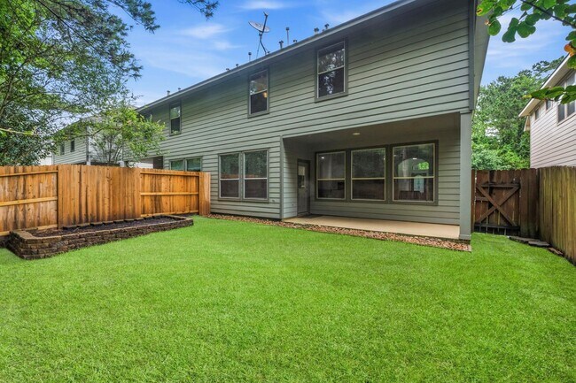 Building Photo - 103 Ledgestone Pl