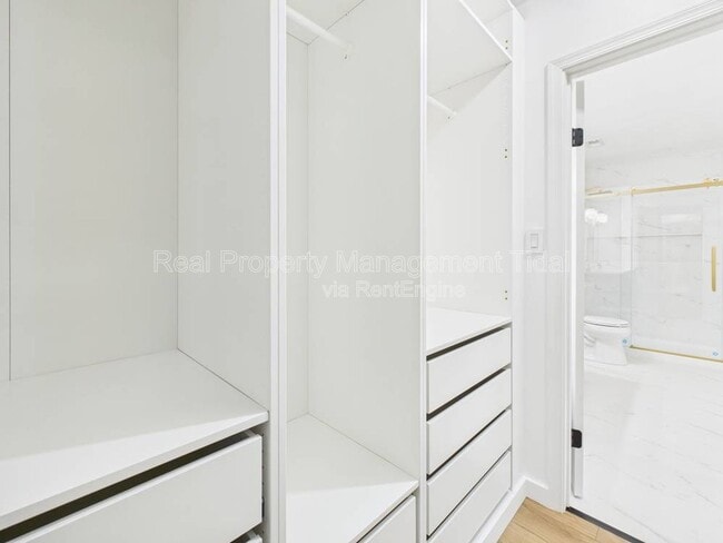 Building Photo - 236 Huntstree Pl