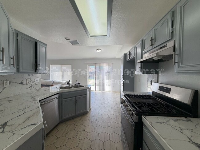 Building Photo - 14554 Monterey Pl