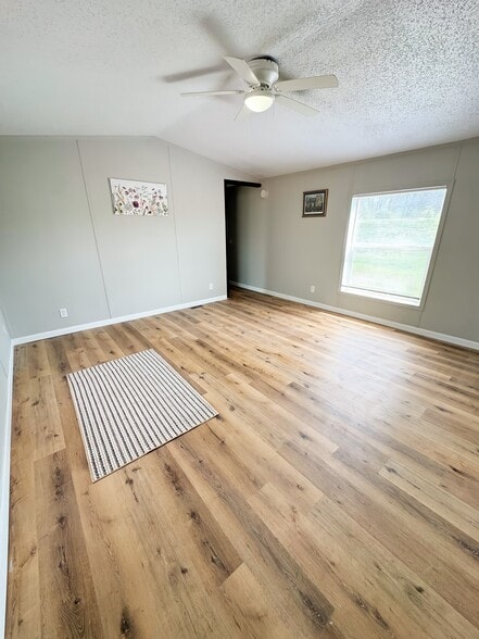 Building Photo - 2552 Smith Ave