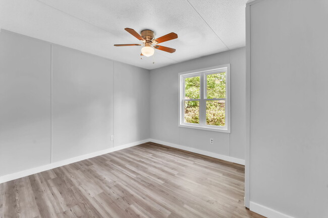 Building Photo - 92 Dryden Ave
