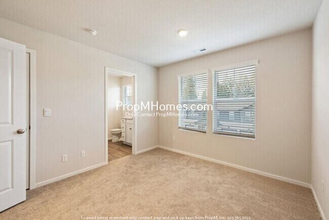Building Photo - Newer Three Bedroom Townhome in Cornelius!