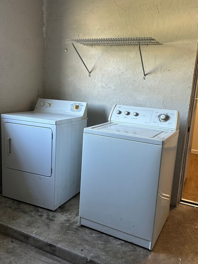 Building Photo - Duplex