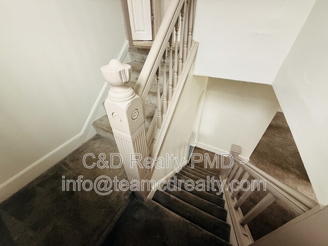 Building Photo - 2115 W 105th St