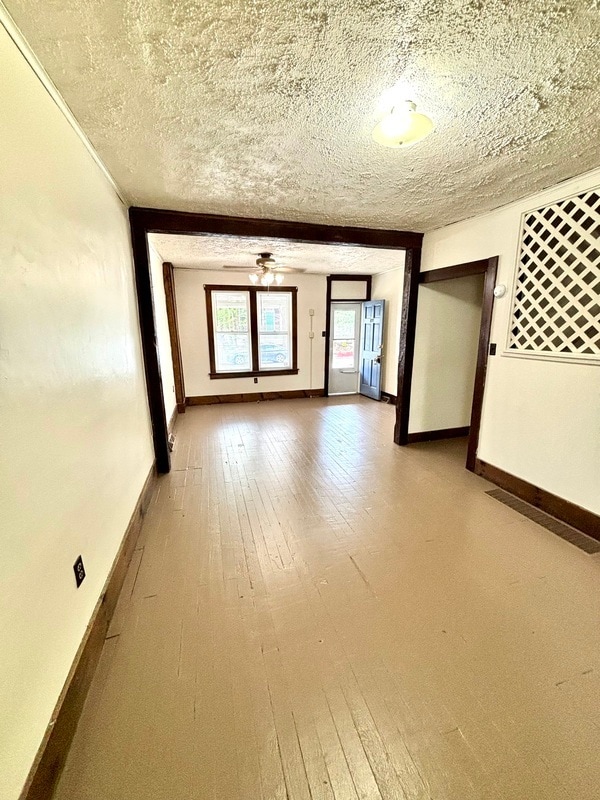 Building Photo - 821 5th St